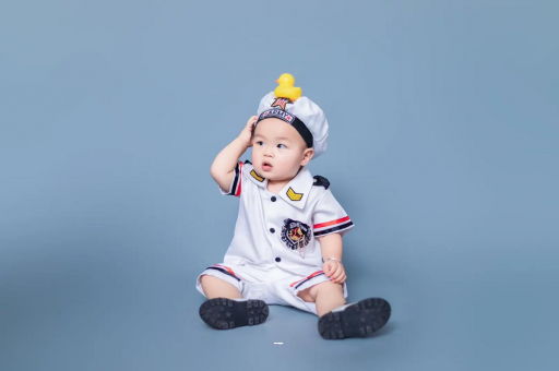 六盘水宝宝几个月攒肚子